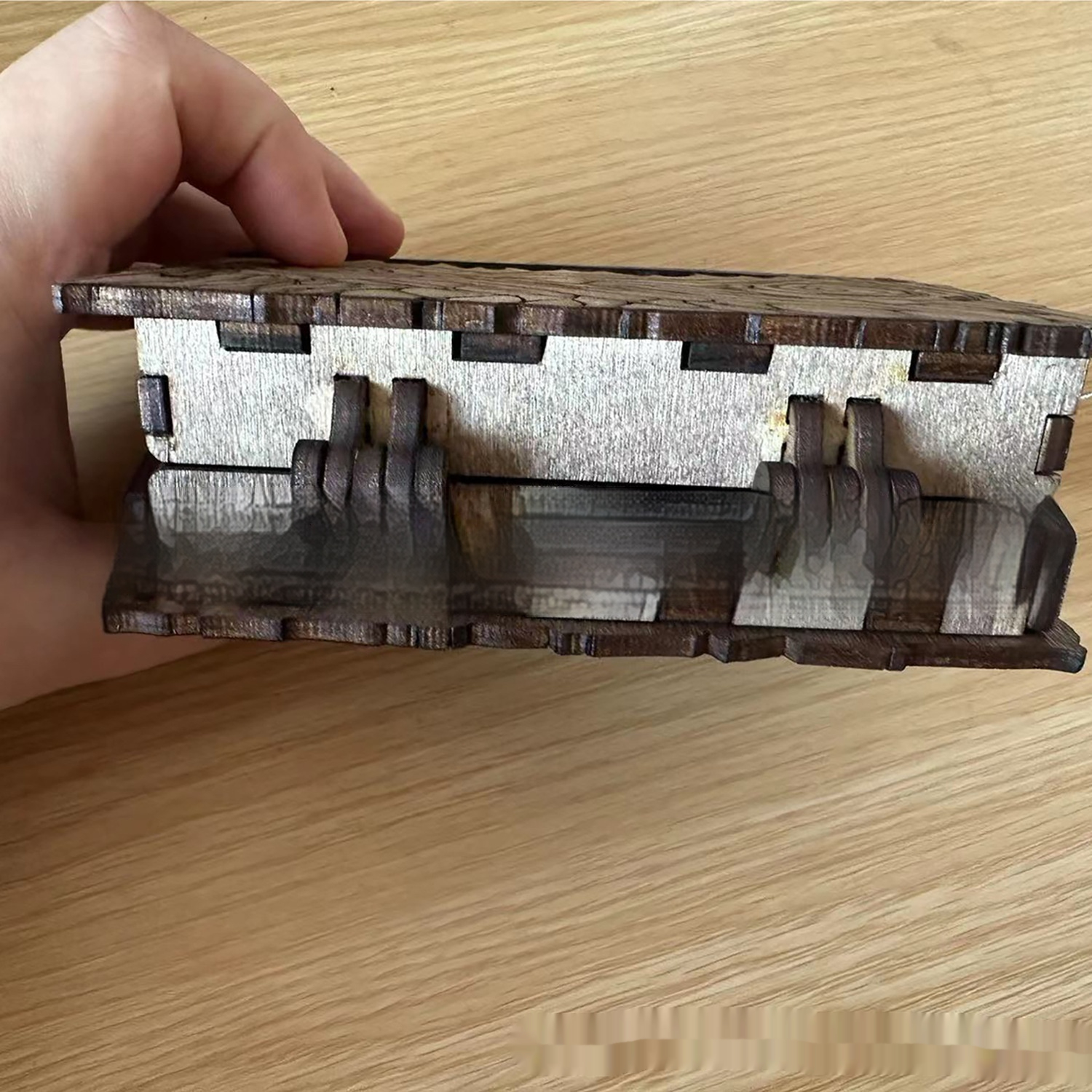 Hinge and edge detail